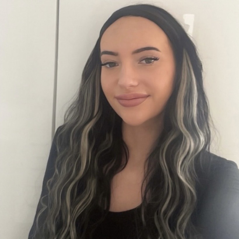 Elena – Liveshopping-Assistentin